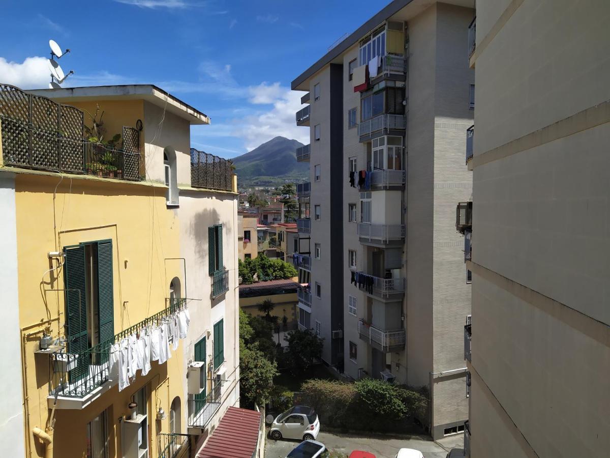 Vesuvio Corner - Spacious And Colorful Apartment In San Giorgio, Very Close To Napoli, Ideal For Families And Groups, Close To Pompeii, Sorrento... San Giorgio a Cremano Eksteriør bilde
